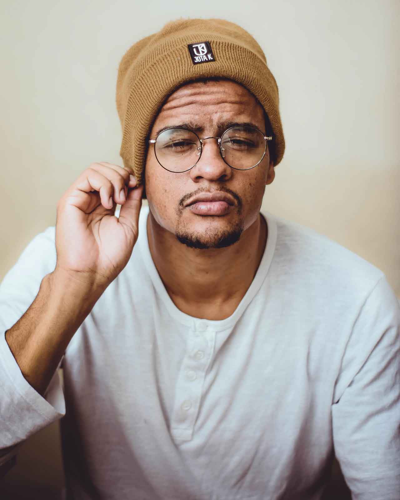 photo-of-man-wearing-brown-beanie-2398711